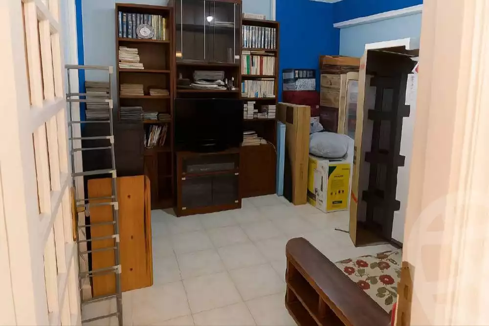 https://aqarmap.com.eg/ar/listing/6100469-for-sale-alexandria-moharram-bey-kanal-al-mahmoudeya-al-bahri-st