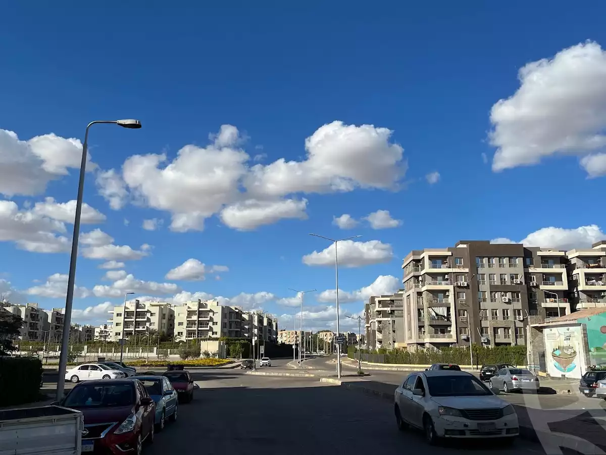 https://aqarmap.com.eg/en/listing/6104269-for-sale-cairo-el-sheikh-zayed-city-compounds-dh-drys