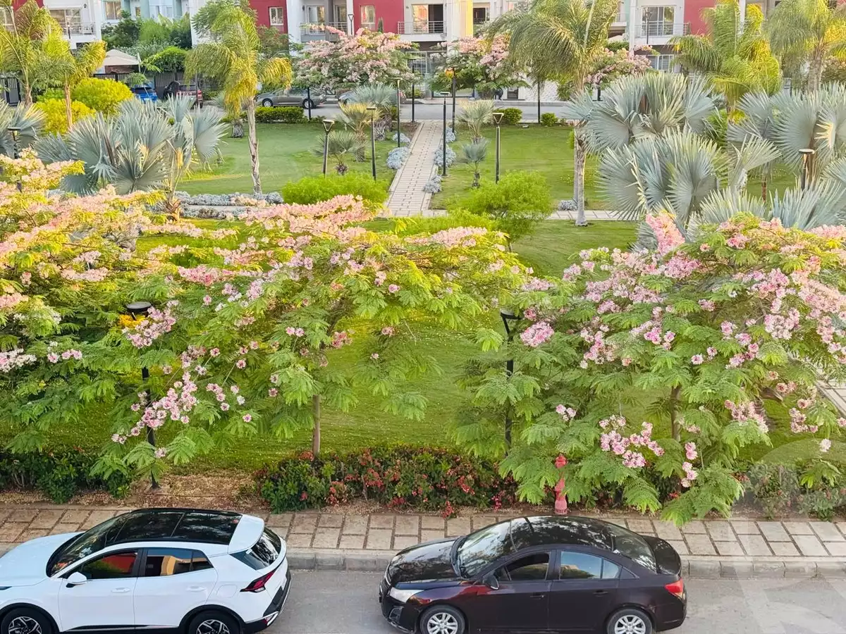 https://aqarmap.com.eg/en/listing/6106936-for-sale-cairo-new-cairo-madinaty-lmntq-lkhms-fylt-group-20