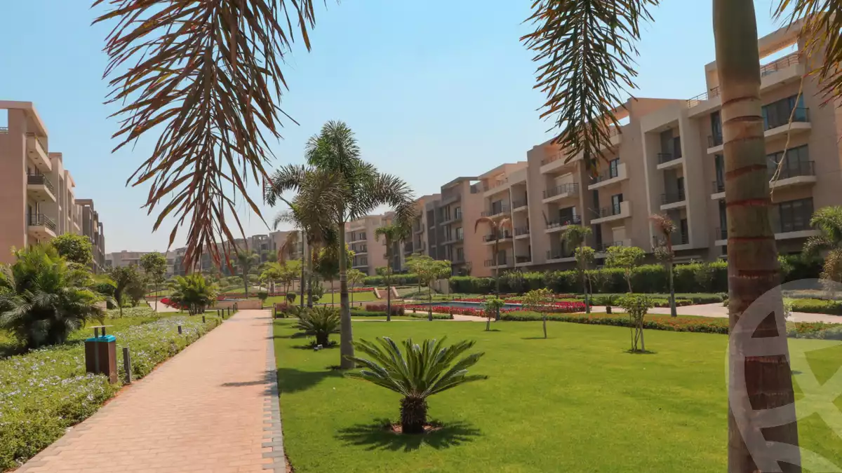 https://aqarmap.com.eg/en/listing/6112159-for-sale-cairo-new-cairo-compounds-fifth-square