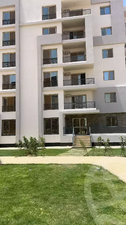 https://aqarmap.com.eg/en/listing/6113388-for-sale-cairo-el-sheikh-zayed-city-lshykh-zyd-ljdyd-west-view-residence-hdp