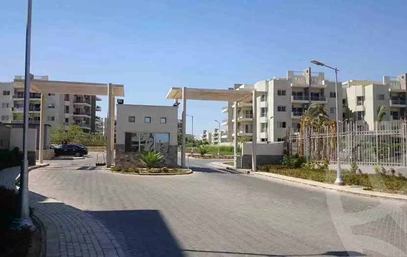 https://aqarmap.com.eg/en/listing/6117743-for-sale-cairo-el-sheikh-zayed-city-compounds-dh-drys