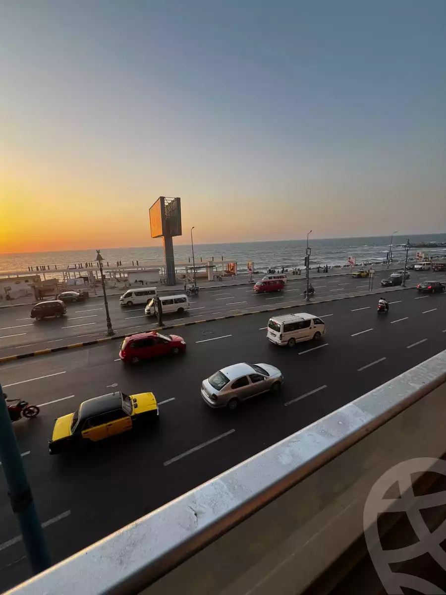 https://aqarmap.com.eg/en/listing/6118883-for-sale-alexandria-sporting-el-geish-road