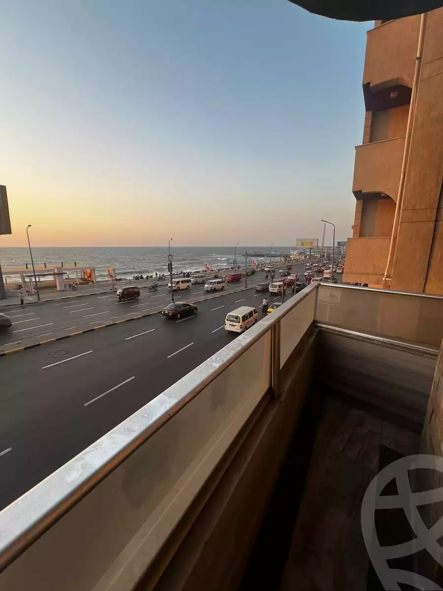 https://aqarmap.com.eg/en/listing/6118883-for-sale-alexandria-sporting-el-geish-road