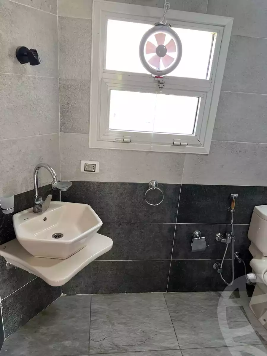 https://aqarmap.com.eg/en/listing/6119103-for-rent-cairo-new-cairo-lrhb-city