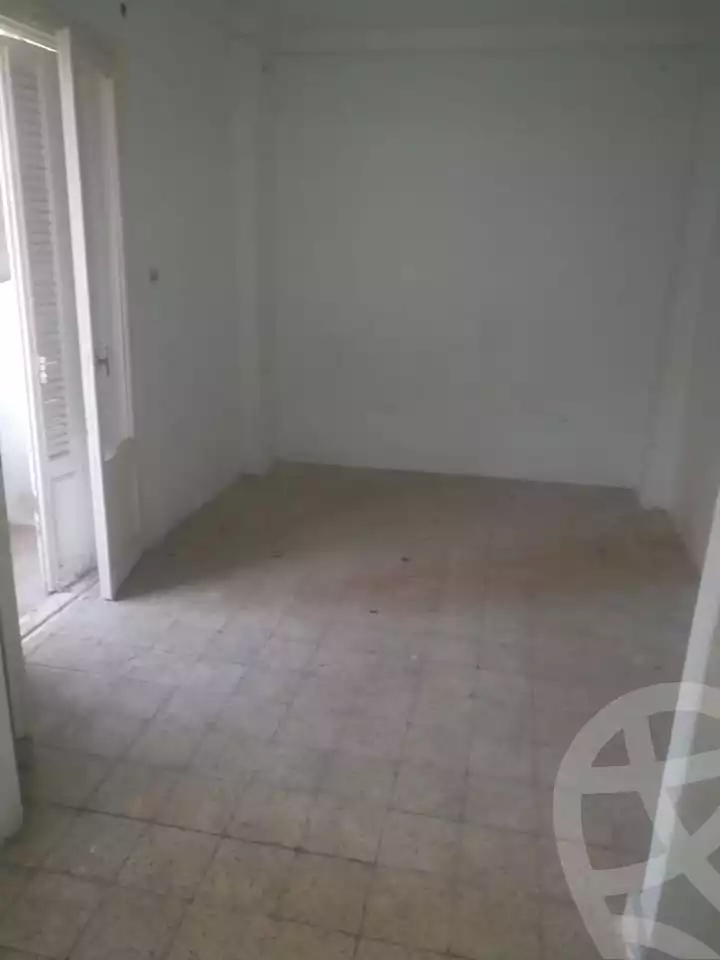 https://aqarmap.com.eg/en/listing/6120276-for-sale-alexandria-moharram-bey-aref-st