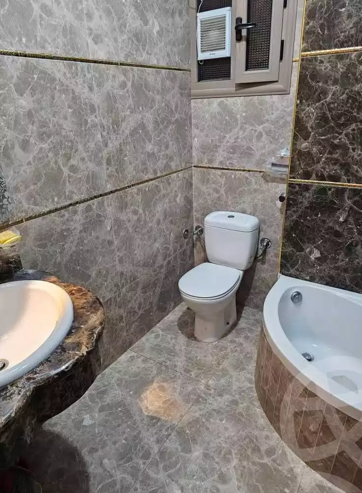 https://aqarmap.com.eg/en/listing/6120652-for-sale-sharqia-zagazig-zagazig-city-al-shahid-taiar-ahmed-bakr-st
