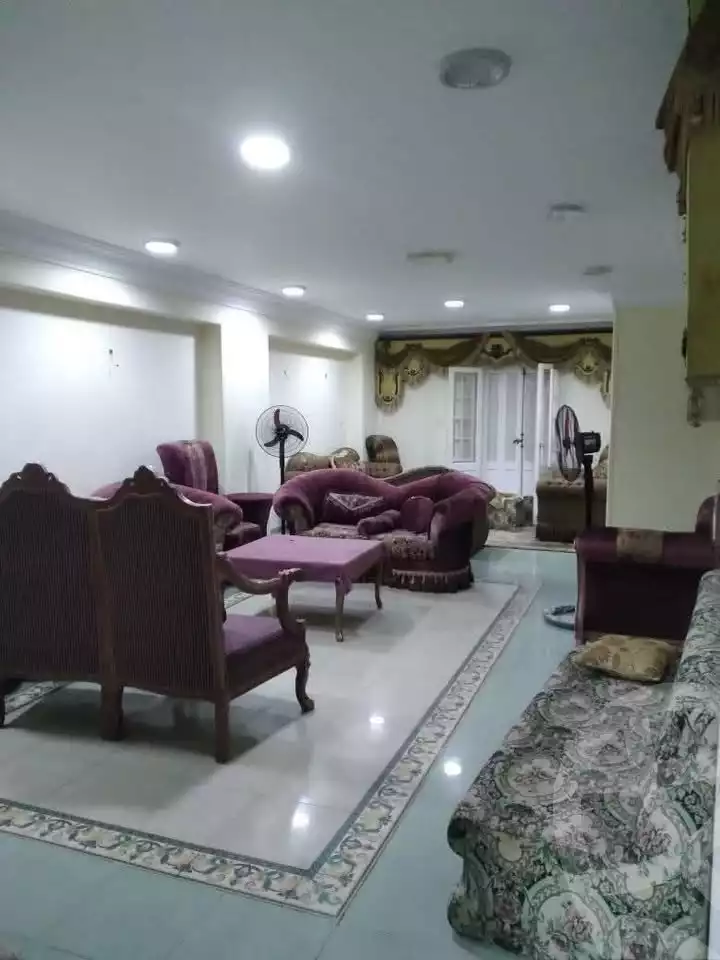 https://aqarmap.com.eg/ar/listing/6124439-for-rent-alexandria-ganaklis