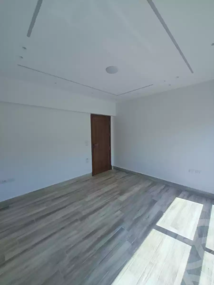 https://aqarmap.com.eg/en/listing/6132295-for-rent-cairo-new-cairo-el-kattameya-compounds-in-kattameya-crystal-plaza