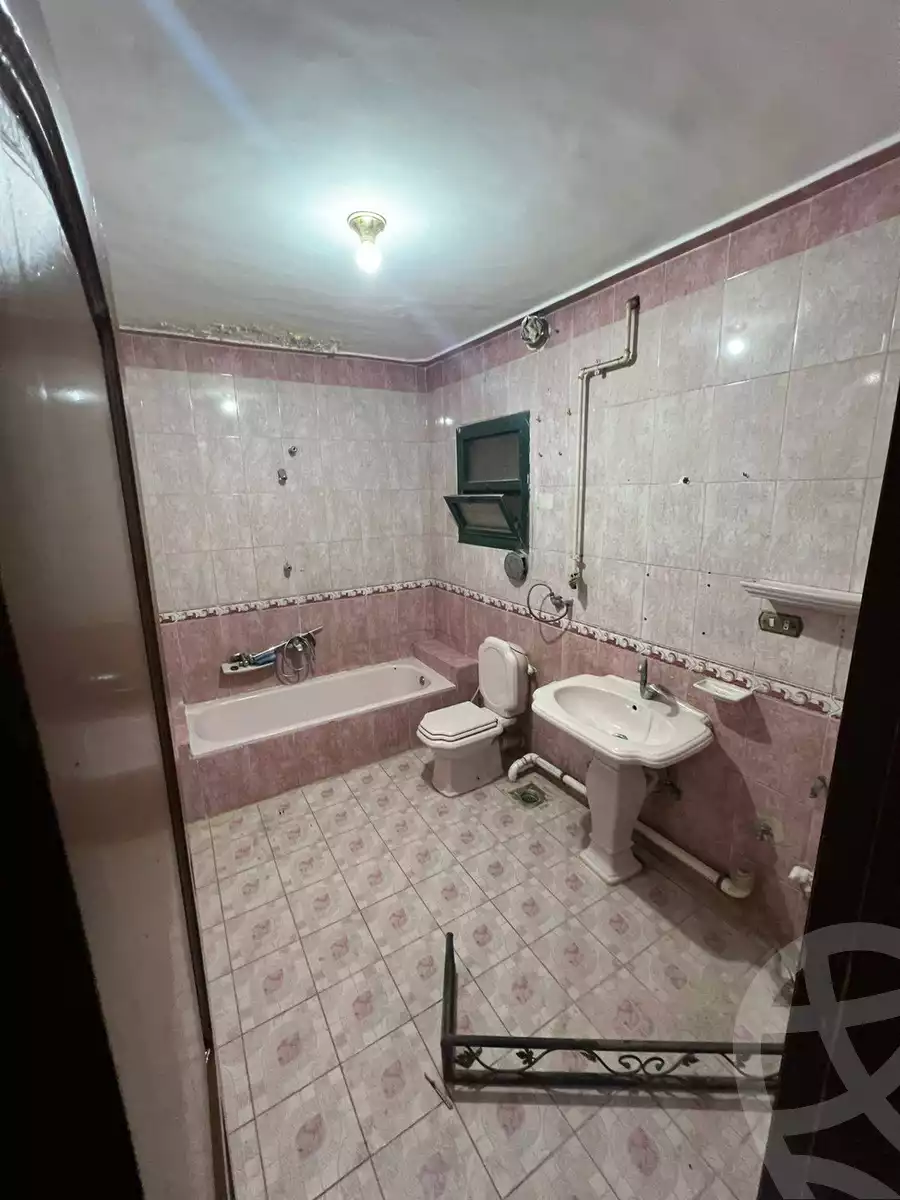 https://aqarmap.com.eg/en/listing/6136273-for-sale-cairo-helwan-helwan-el-sharkeya-mostafa-safwat-st