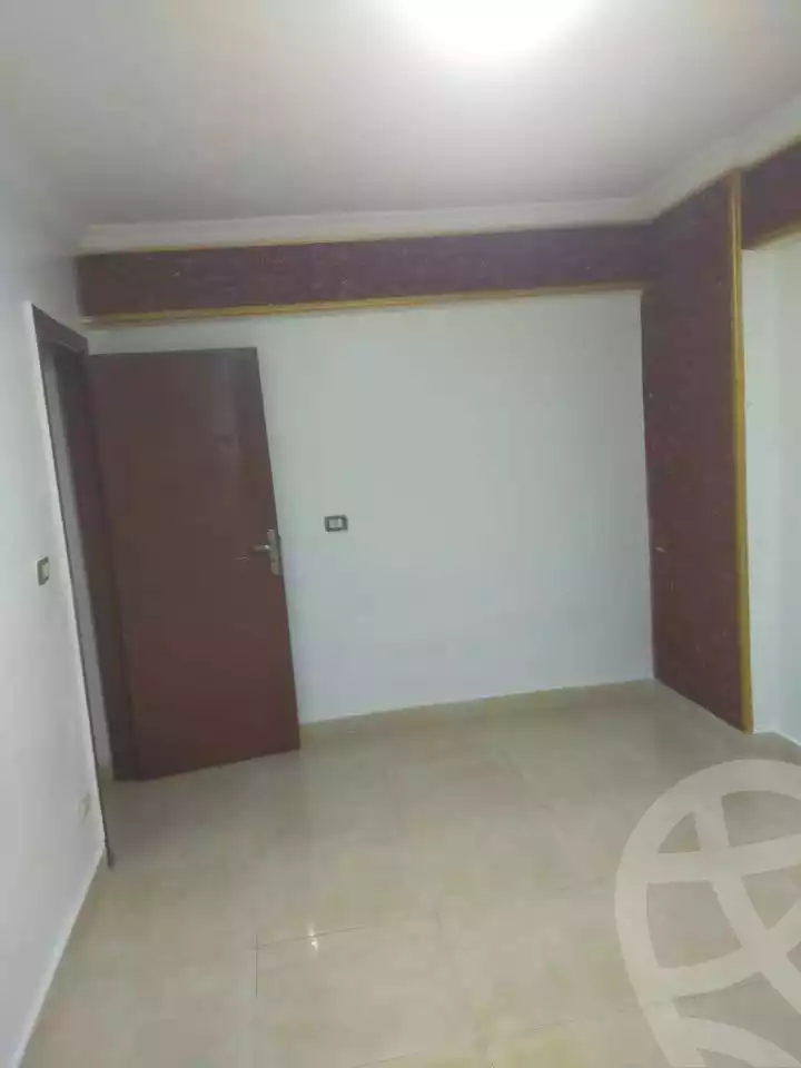 https://aqarmap.com.eg/ar/listing/6138332-for-sale-alexandria-miami-shr-jml-bd-lnsr