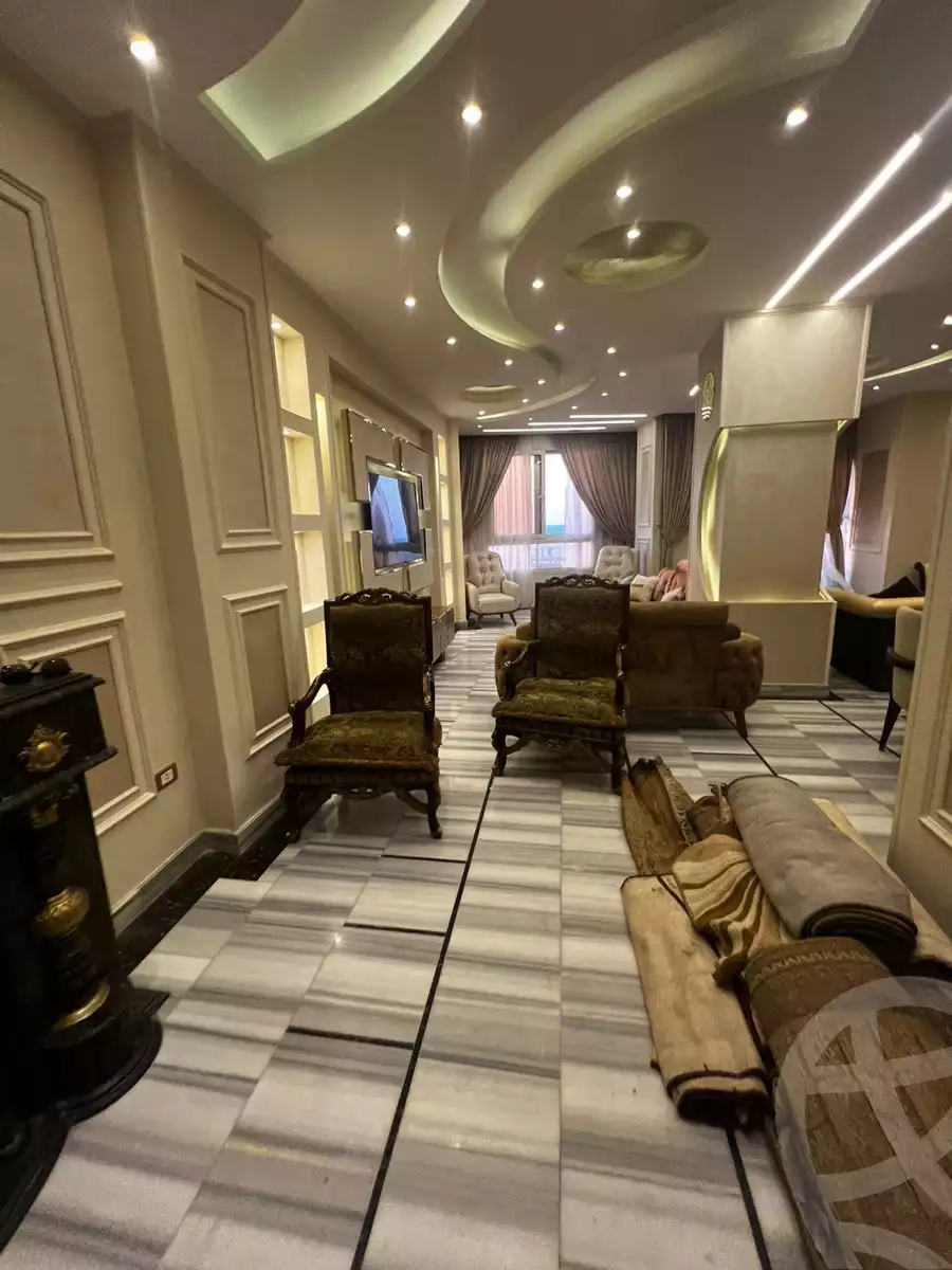 https://aqarmap.com.eg/en/listing/6138352-for-sale-alexandria-sporting-el-geish-road