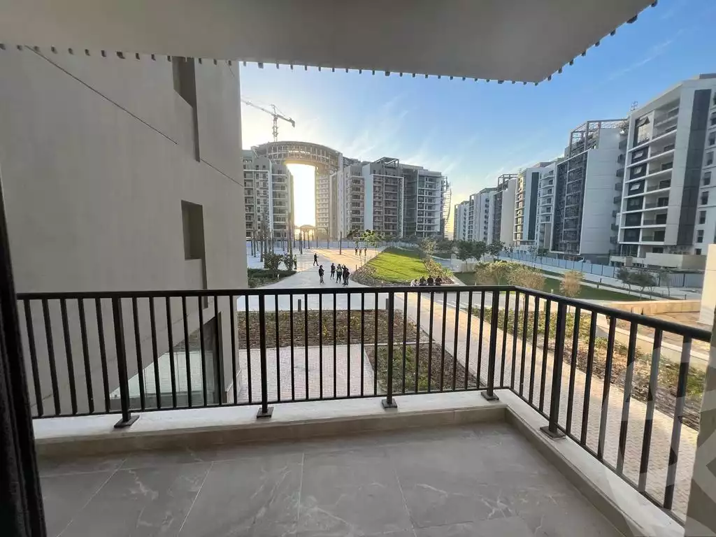 https://aqarmap.com.eg/ar/listing/6138580-for-rent-cairo-el-sheikh-zayed-city-compounds-zyd-wr-llttwyr-the-village-views