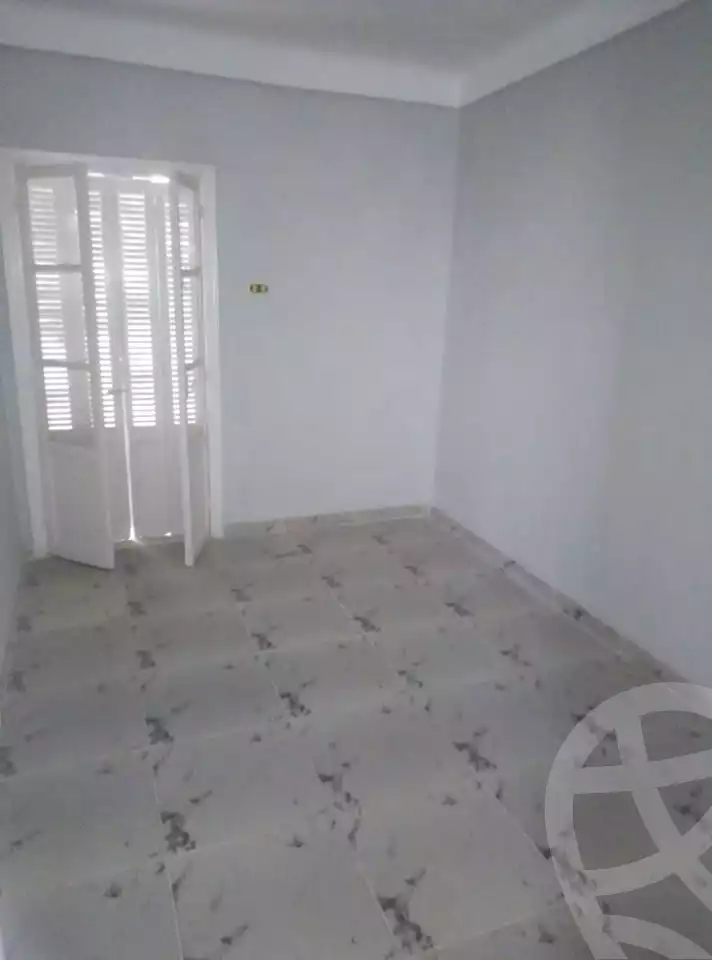 https://aqarmap.com.eg/en/listing/6146232-for-sale-alexandria-krmwz
