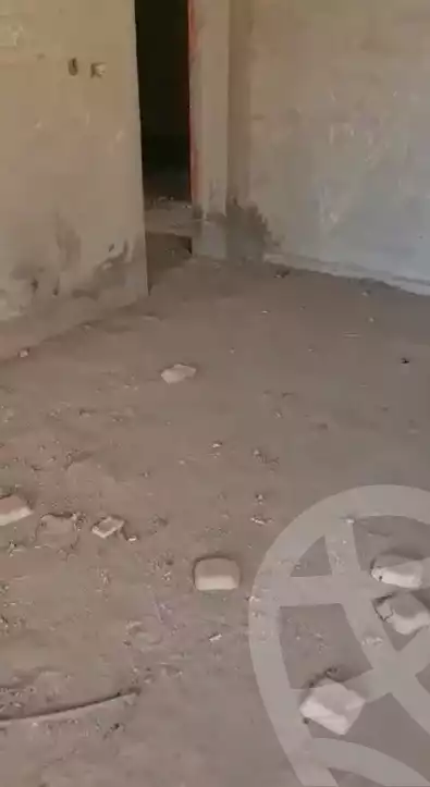 https://aqarmap.com.eg/ar/listing/6147687-for-sale-cairo-el-sheikh-zayed-city-compounds-royal-meadows