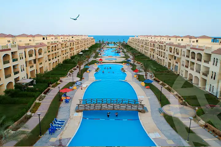 https://aqarmap.com.eg/ar/listing/6152587-for-sale-ain-elsokhna-resorts-lsyryn-blm-bytsh