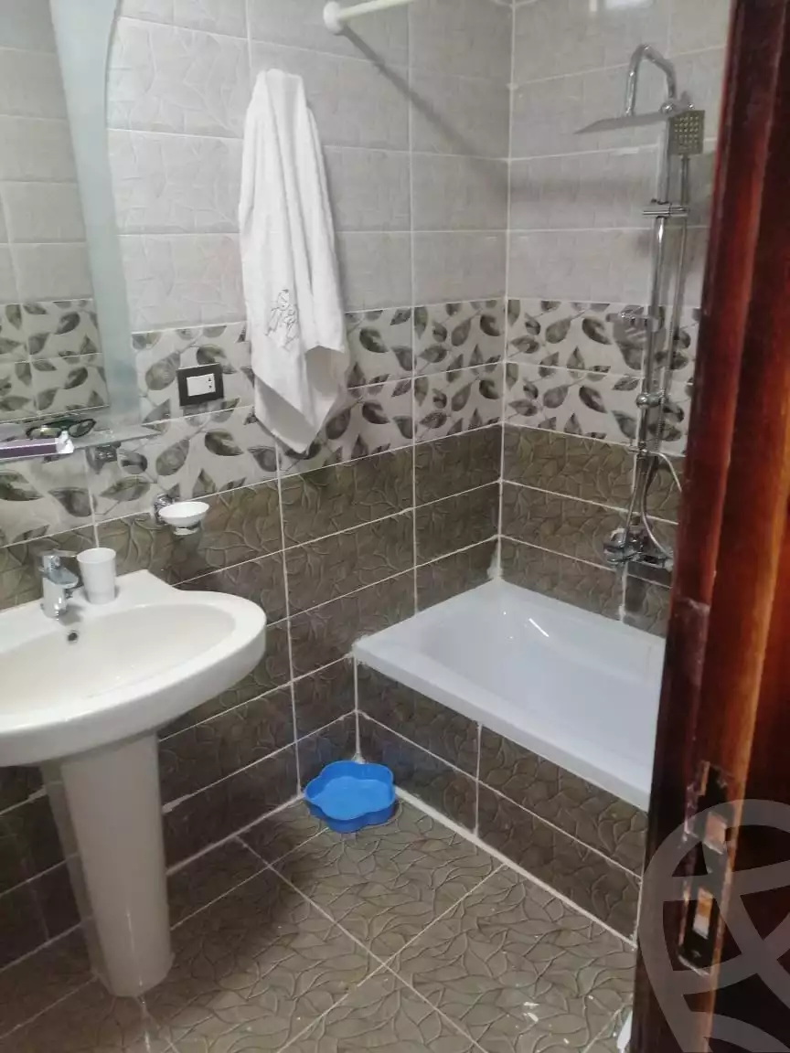 https://aqarmap.com.eg/en/listing/6152828-for-sale-cairo-el-sheikh-zayed-city-compounds-el-yasmeen-compound