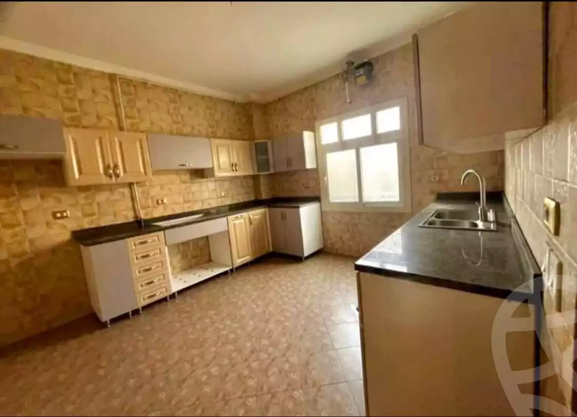 https://aqarmap.com.eg/ar/listing/6152906-for-rent-cairo-new-cairo-ganob-el-akadamiya