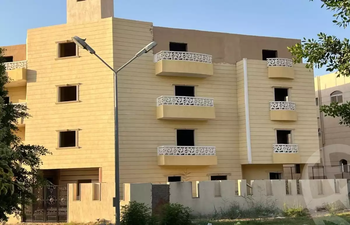 https://aqarmap.com.eg/ar/listing/6154031-for-sale-cairo-el-shorouk-lhy-lthlth-grb-neighbourhood-4-mohammed-el-kasbagy-st