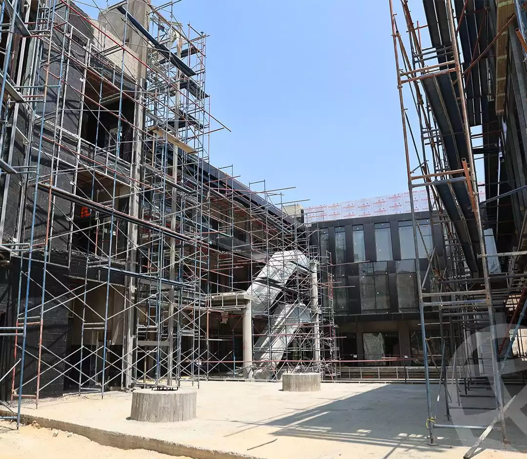 https://aqarmap.com.eg/ar/listing/6162279-for-sale-cairo-new-cairo-compounds-n-skwyr-mwl-nfynyty-llttwyr