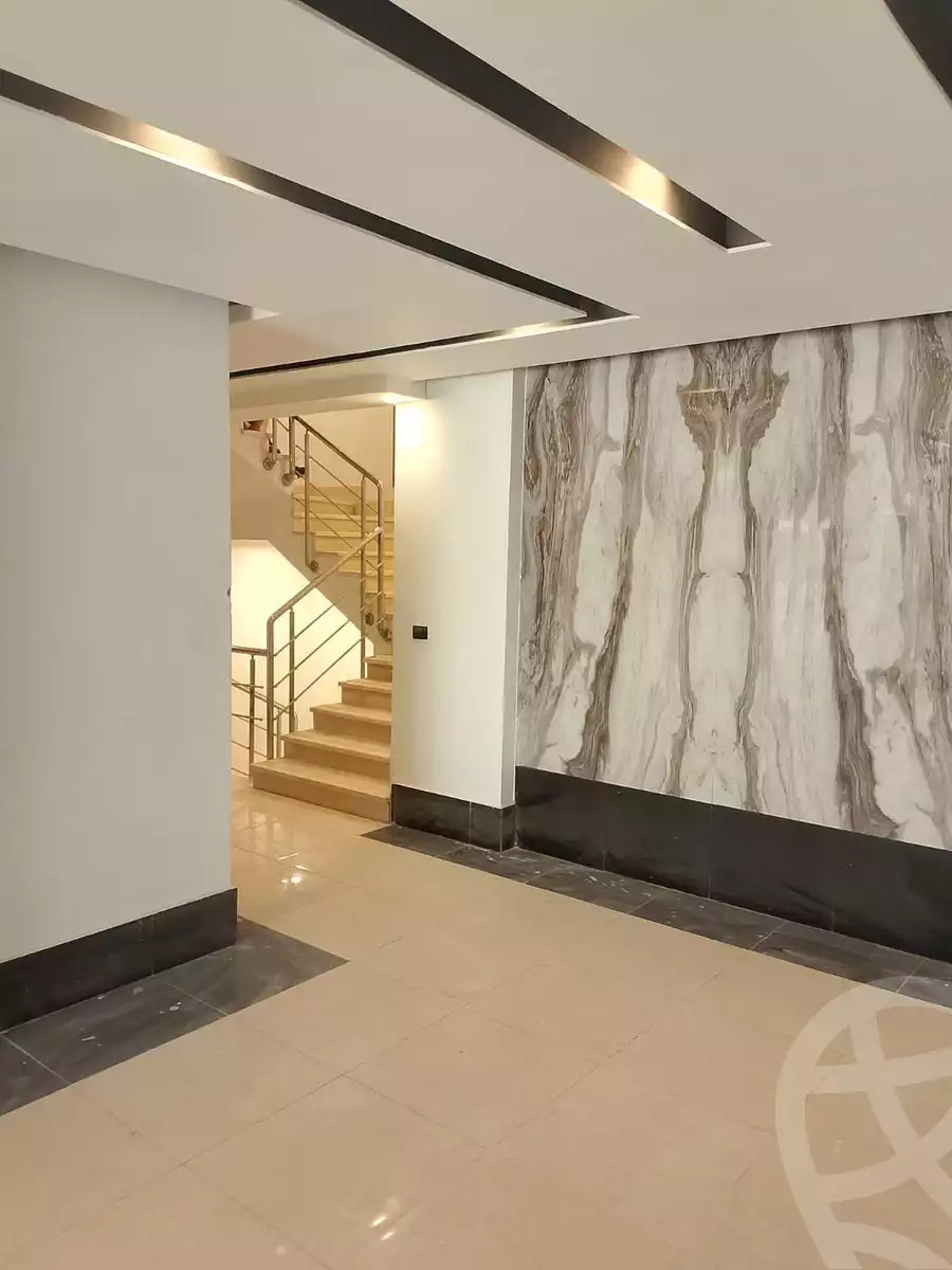 https://aqarmap.com.eg/en/listing/6162654-for-sale-cairo-new-administrative-capital-r7-midtown-condo
