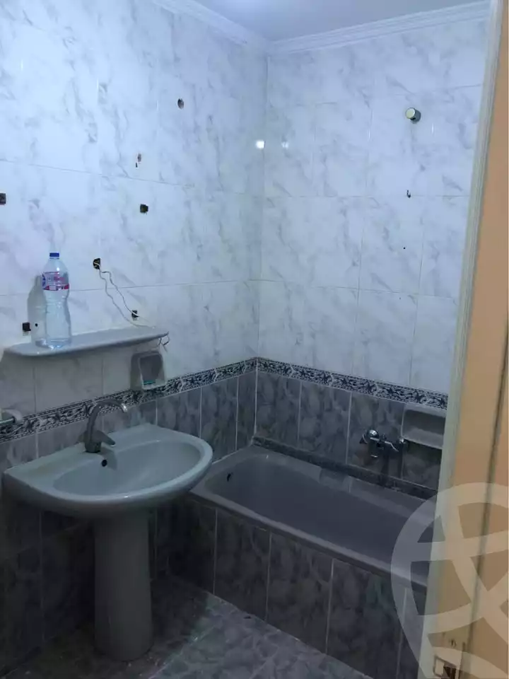 https://aqarmap.com.eg/en/listing/6165349-for-sale-alexandria-ganaklis