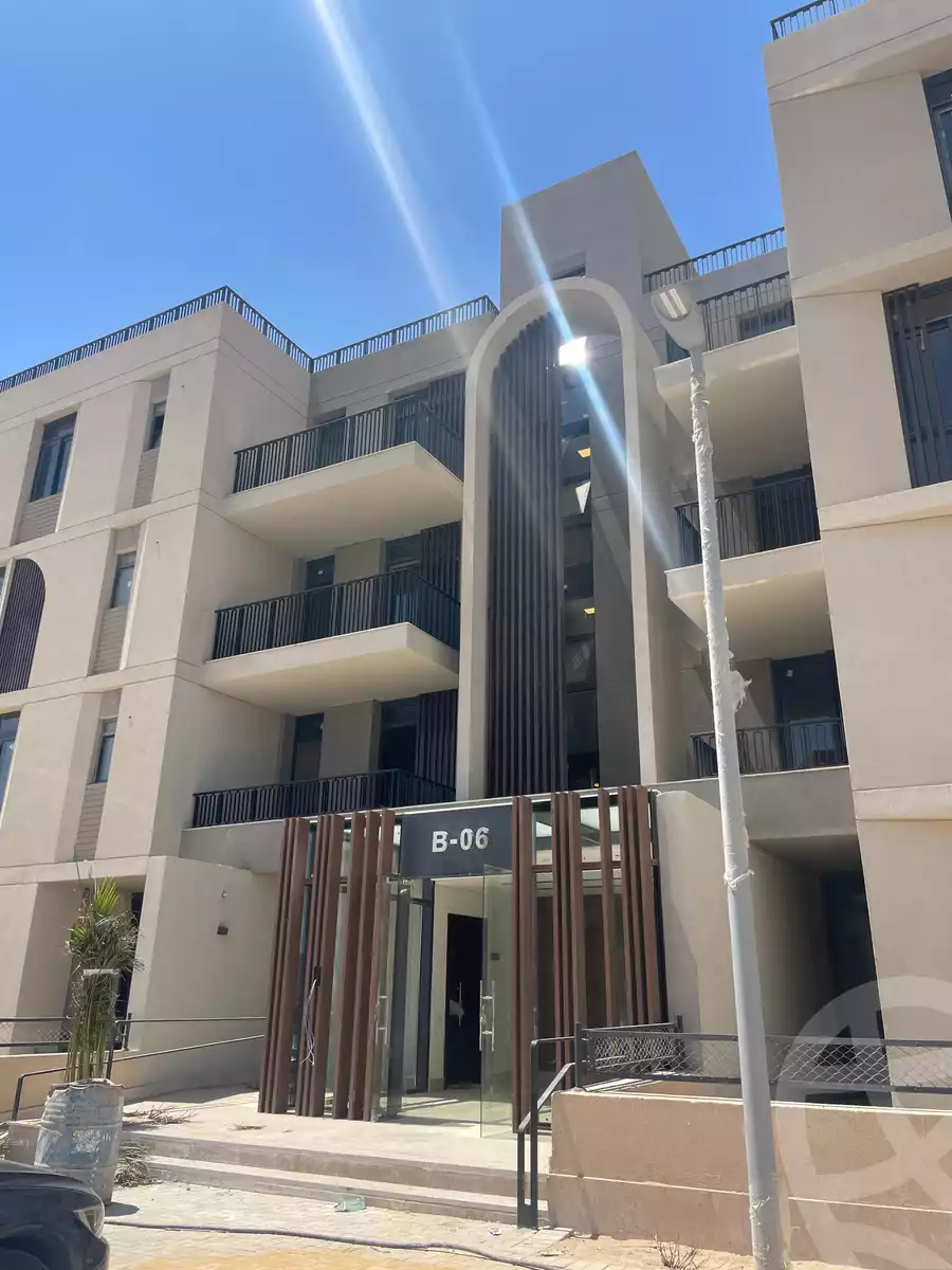 https://aqarmap.com.eg/en/listing/6165469-for-sale-cairo-el-sheikh-zayed-city-lshykh-zyd-ljdyd-vye