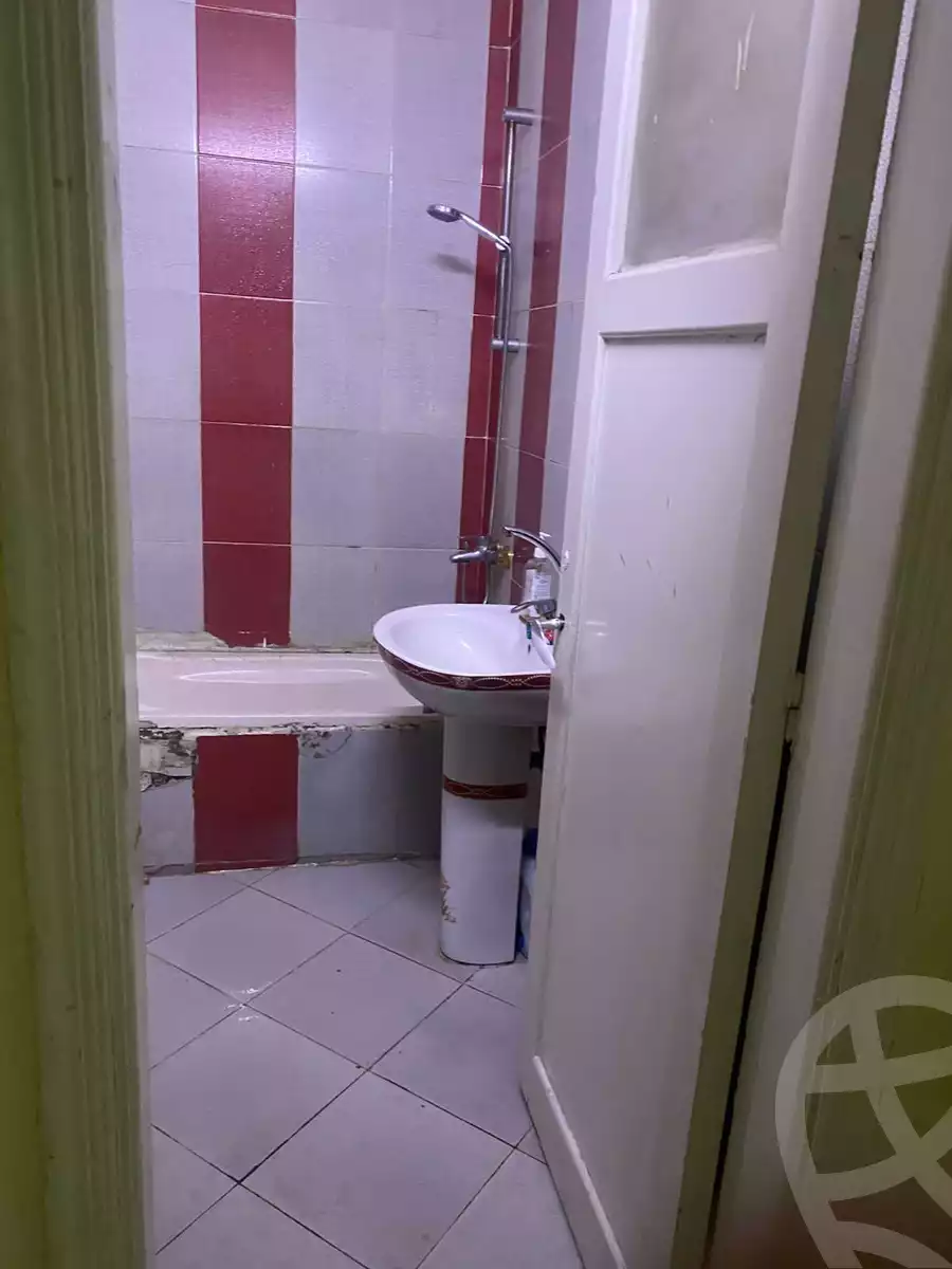 https://aqarmap.com.eg/en/listing/6167487-for-sale-cairo-el-zaytun-hlmy-lzytwn-ibn-el-hakam-sq