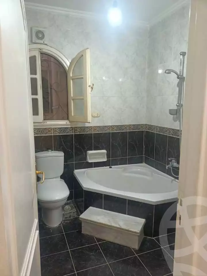https://aqarmap.com.eg/en/listing/6168286-for-sale-alexandria-ganaklis