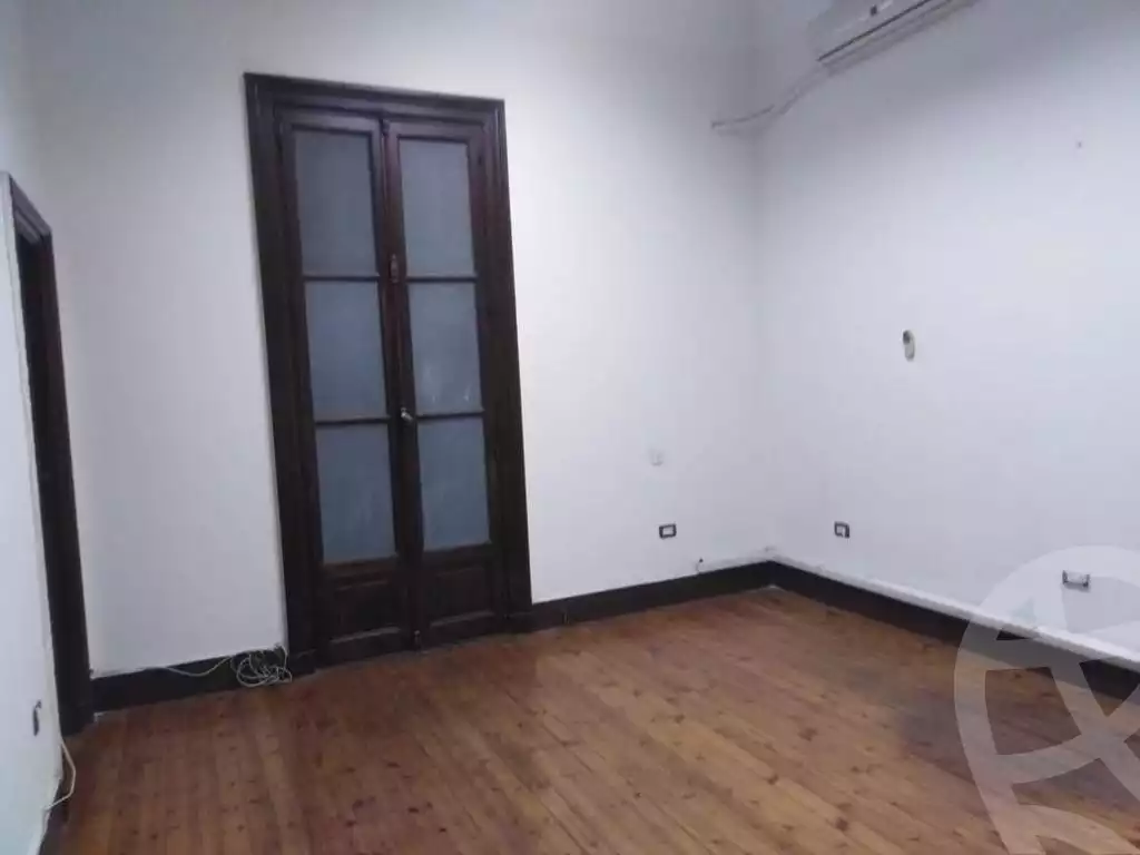 https://aqarmap.com.eg/ar/listing/6177302-for-rent-cairo-downtown-bab-el-loaa-talaat-harb-st