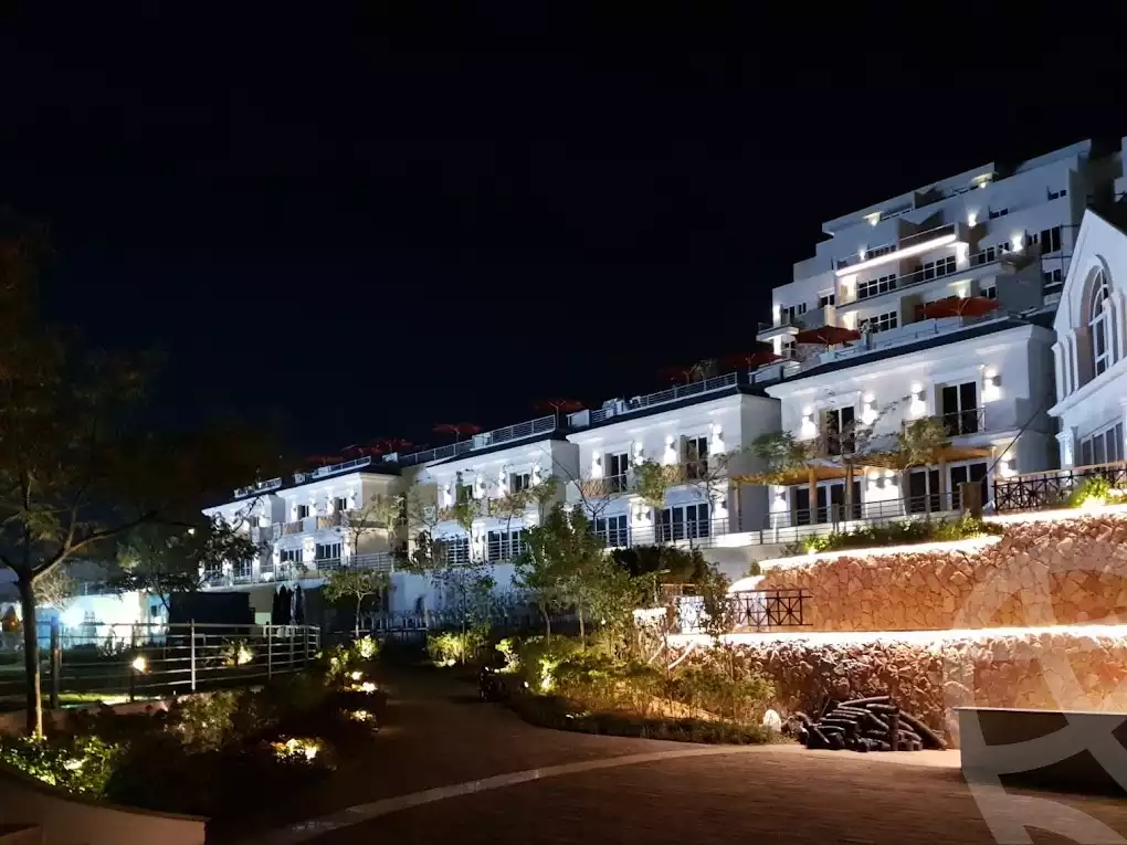 https://aqarmap.com.eg/ar/listing/6178261-for-sale-cairo-new-cairo-compounds-mwntn-fyw-y-syty-club-park-mountain-view-icity