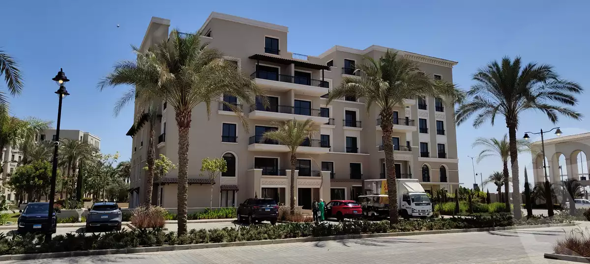 https://aqarmap.com.eg/ar/listing/6180969-for-sale-cairo-el-sheikh-zayed-city-compounds-kmbwnd-fyldj-wyst-dr-llttwyr