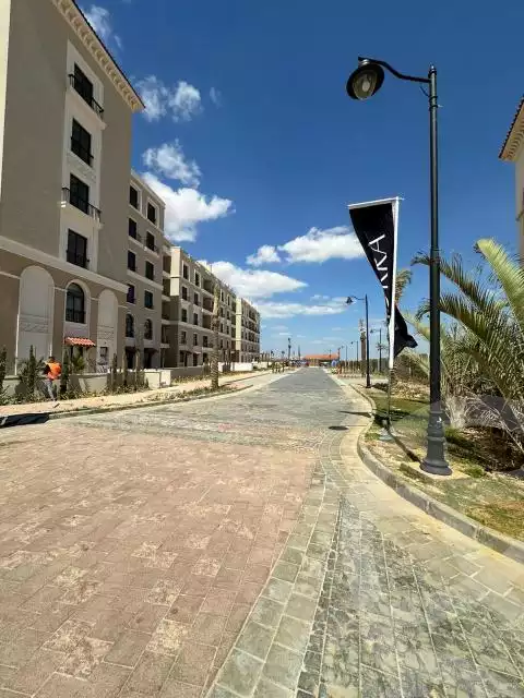 https://aqarmap.com.eg/ar/listing/6183526-for-sale-cairo-el-sheikh-zayed-city-compounds-kmbwnd-fyldj-wyst-dr-llttwyr