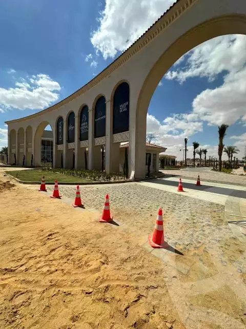 https://aqarmap.com.eg/ar/listing/6183526-for-sale-cairo-el-sheikh-zayed-city-compounds-kmbwnd-fyldj-wyst-dr-llttwyr