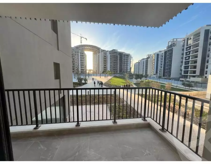 https://aqarmap.com.eg/ar/listing/6183739-for-sale-cairo-el-sheikh-zayed-city-compounds-zyd-wr-llttwyr-z-tower