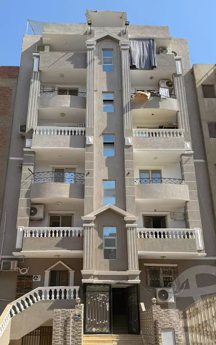 https://aqarmap.com.eg/ar/listing/6186903-for-sale-cairo-6th-of-october-el-ahyaa-neighborhood-4th-neighbourhood-1