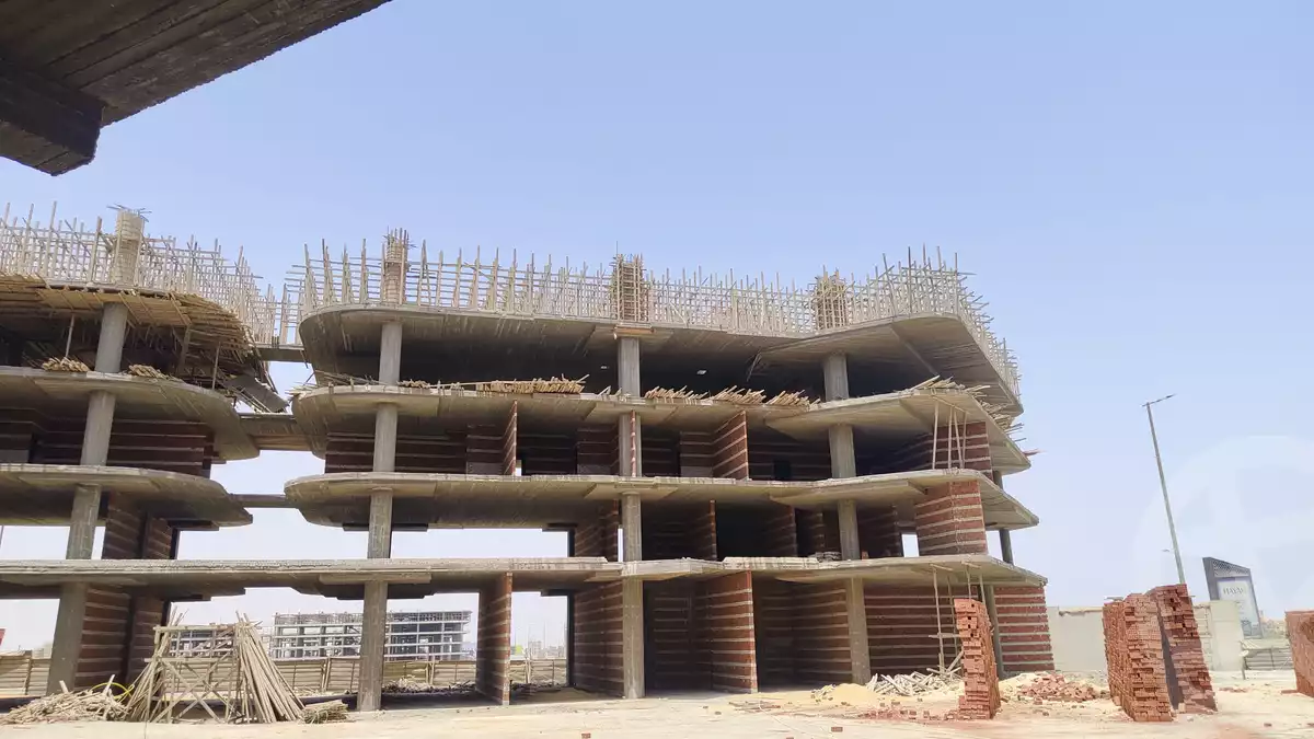 https://aqarmap.com.eg/ar/listing/6190509-for-sale-cairo-6th-of-october-compounds-val-plaza-mall-jawad