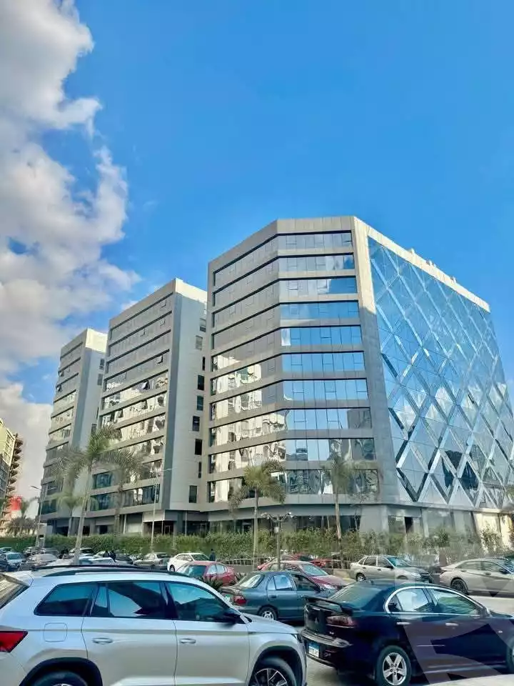 https://aqarmap.com.eg/ar/listing/6190863-for-sale-cairo-el-maadi-compounds-kmbwnd-wn-qtmyh-m-mr-lmrshdy
