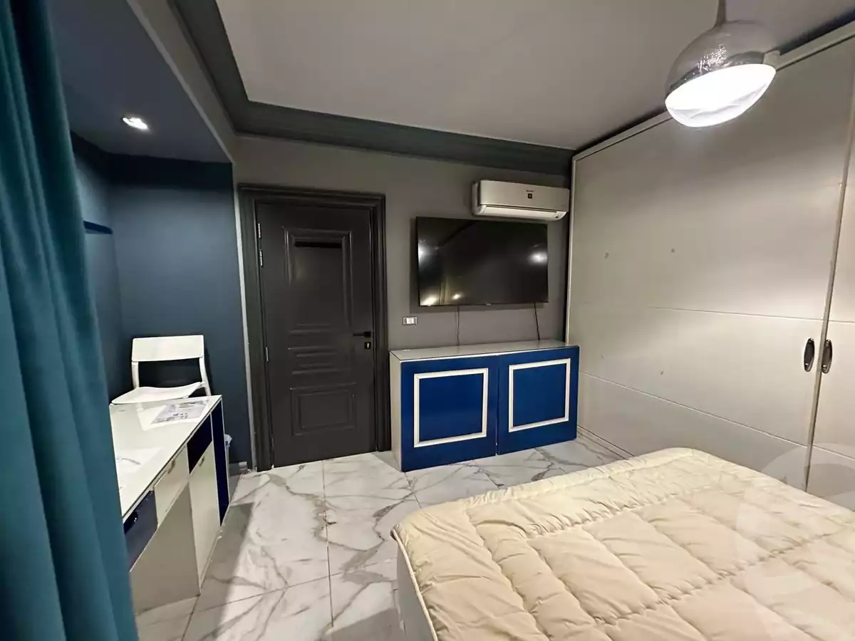 https://aqarmap.com.eg/ar/listing/6191512-for-sale-cairo-new-cairo-compounds-mountain-view-hyde-park