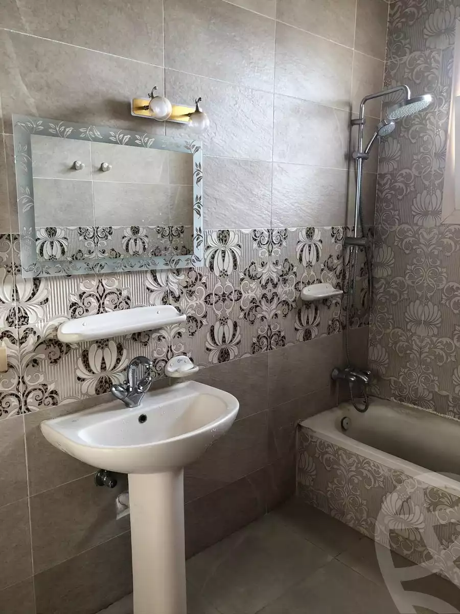 https://aqarmap.com.eg/ar/listing/6191474-for-sale-cairo-new-cairo-el-ahyaa-first-neighborhood-street-1