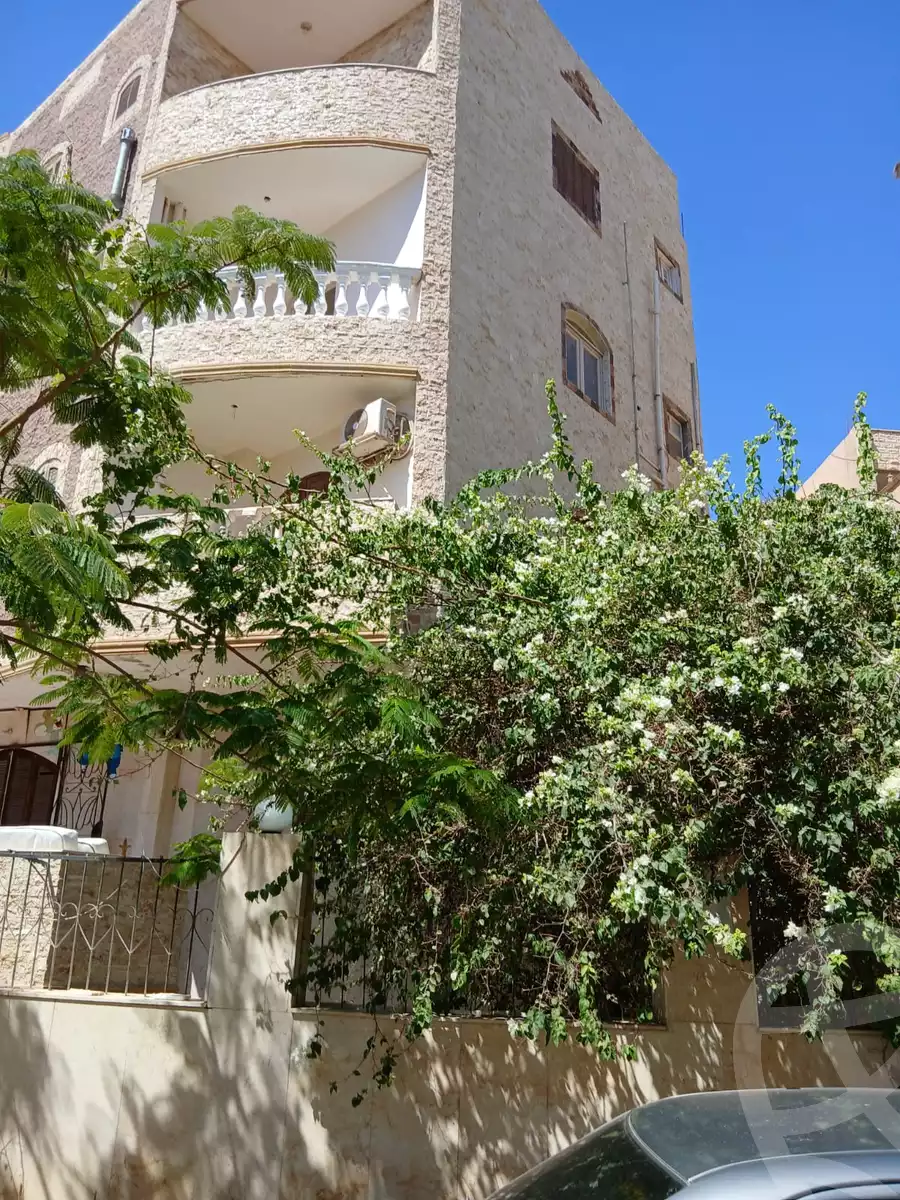 https://aqarmap.com.eg/ar/listing/6198654-for-sale-cairo-el-sheikh-zayed-city-el-hay-el-hady-ashaer-area-1-street-10