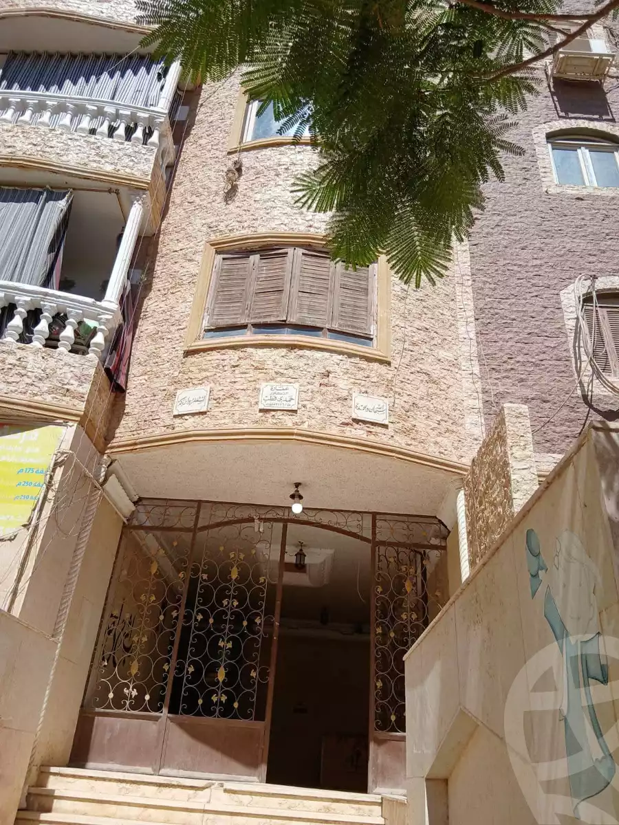 https://aqarmap.com.eg/ar/listing/6198654-for-sale-cairo-el-sheikh-zayed-city-el-hay-el-hady-ashaer-area-1-street-10