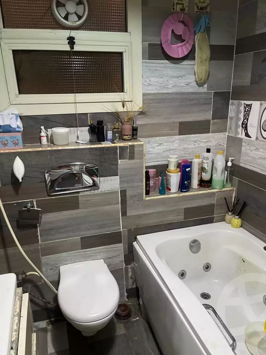 https://aqarmap.com.eg/ar/listing/6201101-for-sale-cairo-hadayek-el-koba-wali-al-ahd-st