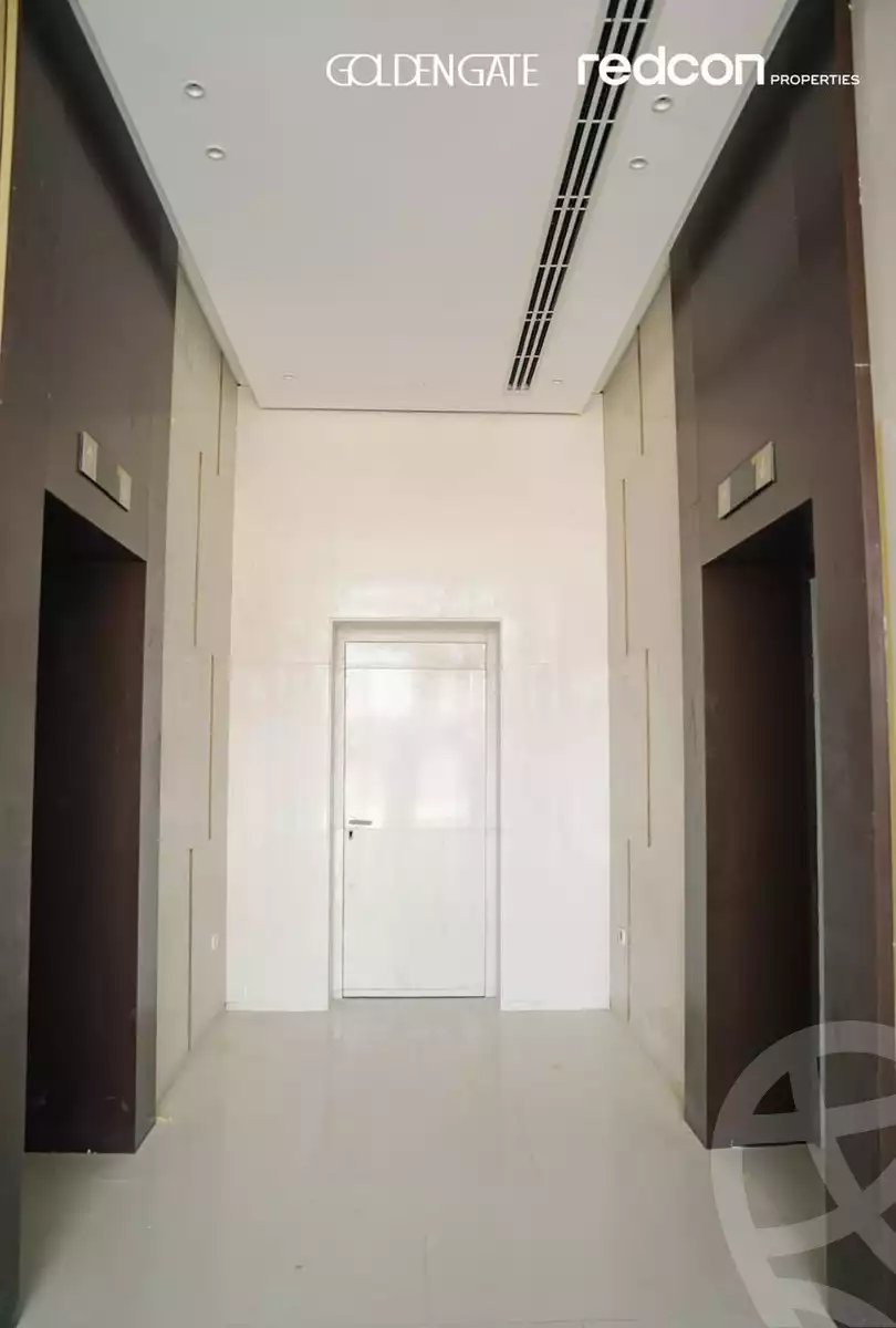 https://aqarmap.com.eg/en/listing/6206084-for-sale-cairo-new-cairo-compounds-golden-gate-redcon