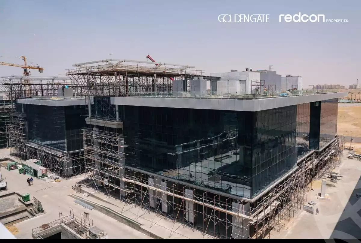 https://aqarmap.com.eg/en/listing/6206084-for-sale-cairo-new-cairo-compounds-golden-gate-redcon