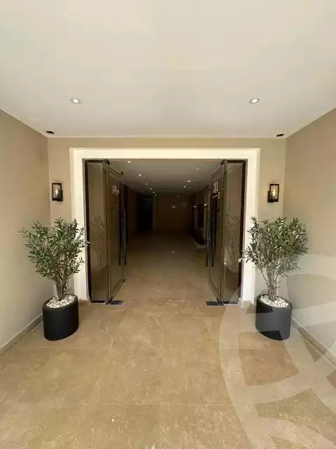 https://aqarmap.com.eg/en/listing/6209175-for-sale-cairo-el-sheikh-zayed-city-compounds-kmbwnd-fyldj-wyst-dr-llttwyr