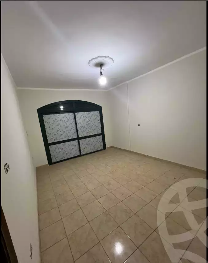 https://aqarmap.com.eg/ar/listing/6212041-for-sale-cairo-helwan-helwan-el-sharkeya-mostafa-safwat-st