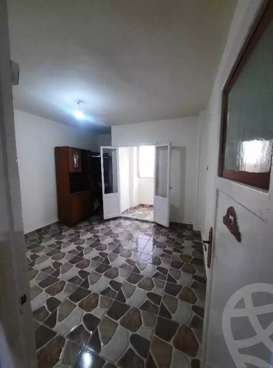 https://aqarmap.com.eg/en/listing/6215117-for-sale-cairo-15th-of-may-mjwr-6