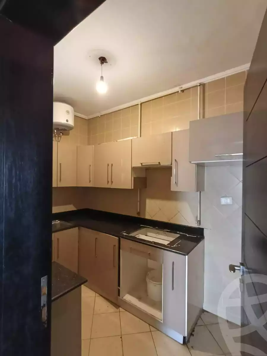 https://aqarmap.com.eg/en/listing/6216042-for-rent-cairo-el-sheikh-zayed-city-compounds-dh-drys