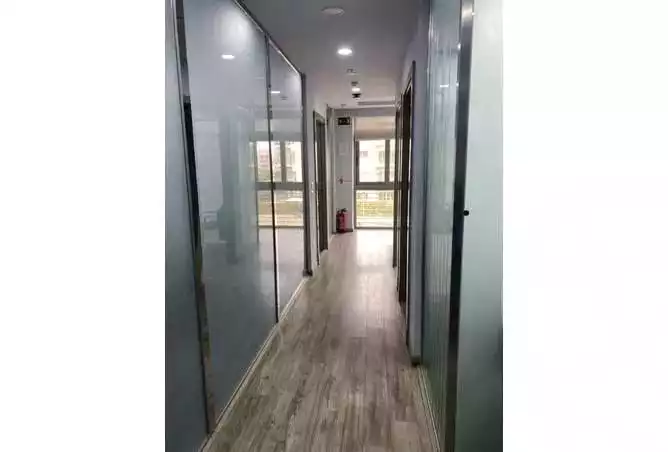 https://aqarmap.com.eg/ar/listing/6218101-for-rent-cairo-el-sheikh-zayed-city-compounds-the-courtyard-mall-dorra